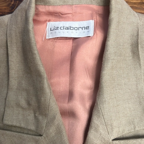 Liz Claiborne Vintage 80’s Cropped Linen Blazer. Size 6. Gently worn. - Picture 10 of 10